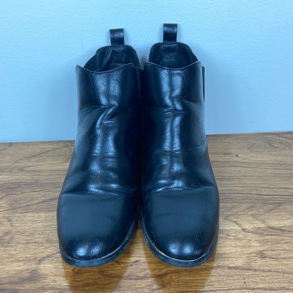 Matt & Nat Women's Joliette Chelsea Boots in Black - Picture 2 of 9